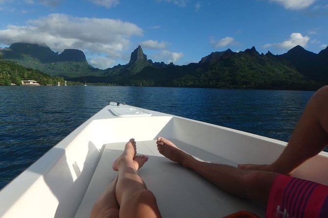 2-hour Private Sunset Cruise - Watching the sun go down through the clouds