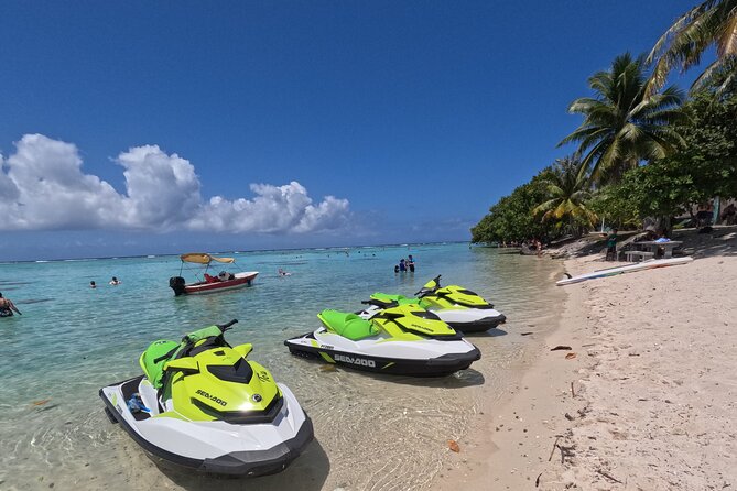 3H Adventure in JET SKI Snorkeling and Tahaa Lagoon - Riding a jet ski around Taha’a