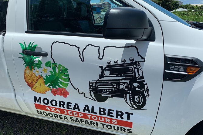 4x4 Moorea Safari Tours : Private tours - Pineapple fields and Moorea’s farming side