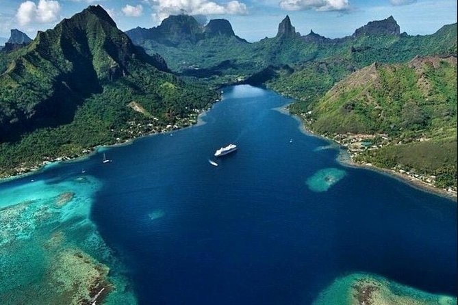 4x4 Moorea Safari Tours : With Hotel transfers - Magic Mountain and the question of which viewpoint you reach