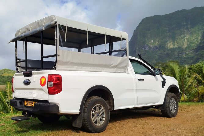 4x4 Tour – Culture, Crafts and Agritourism in Raiatea - Opoa’s fa’apu and the coconut demonstration