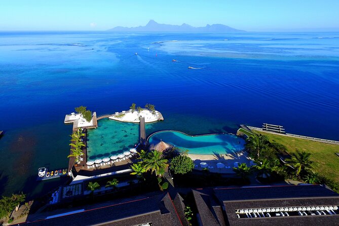 Boat Trip with Sunset in Tahiti - The complimentary cocktail and onboard service
