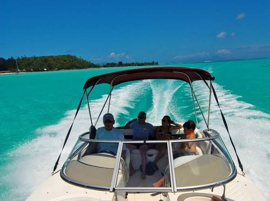 Bora Bora: 3.5-Hour Lagoon Boat Tour with Snorkeling - The manta ray feeding ground