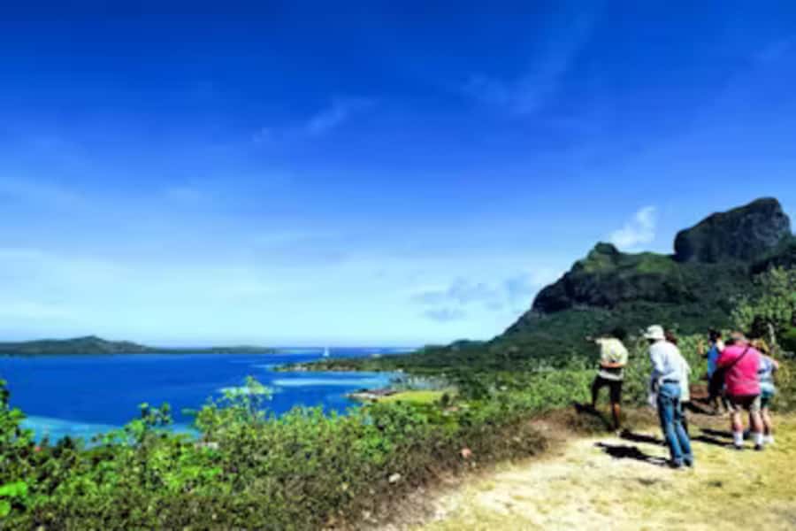 Bora Bora: 4WD History & Culture Tour - Mountain roads and the island’s best viewpoints