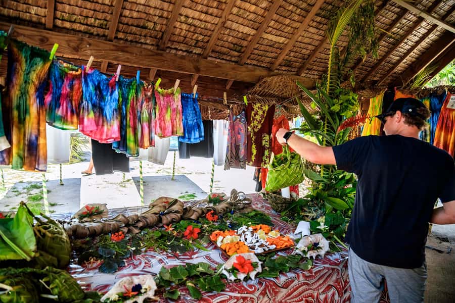 Bora Bora: 4WD History & Culture Tour - Faanui Valley, plantations, and local plants
