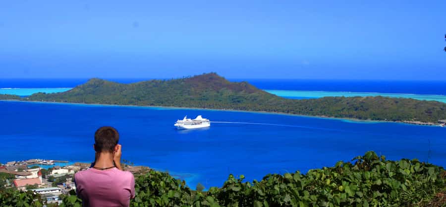 Bora Bora: 4x4 Safari with Snorkelling Combo Tour - Faanui and the island’s older stories