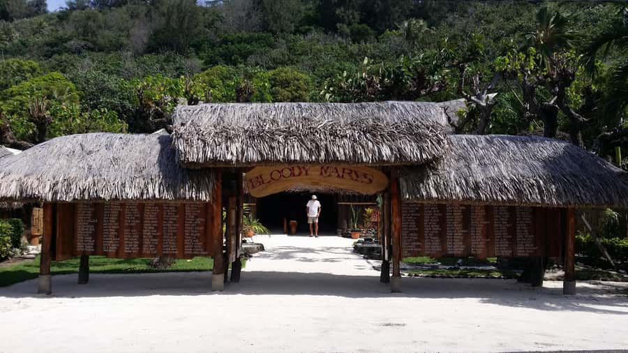 Bora Bora Adventure Day: 4X4 and Jet Ski with Lunch - Riding the 4x4 around Bora Bora