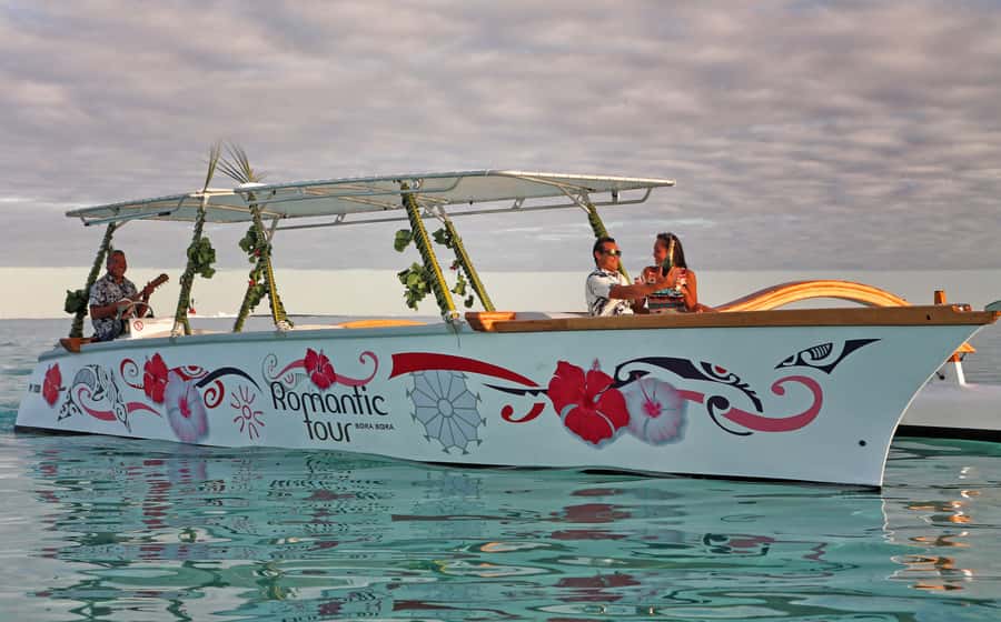 Bora Bora: Combo Sunset Cruise & Romantic Dinner at St James - Why this four-hour pairing works