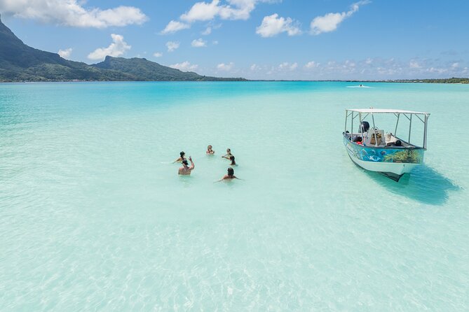 Bora Bora Half Day Snorkeling - The guide and the comfort of a small boat