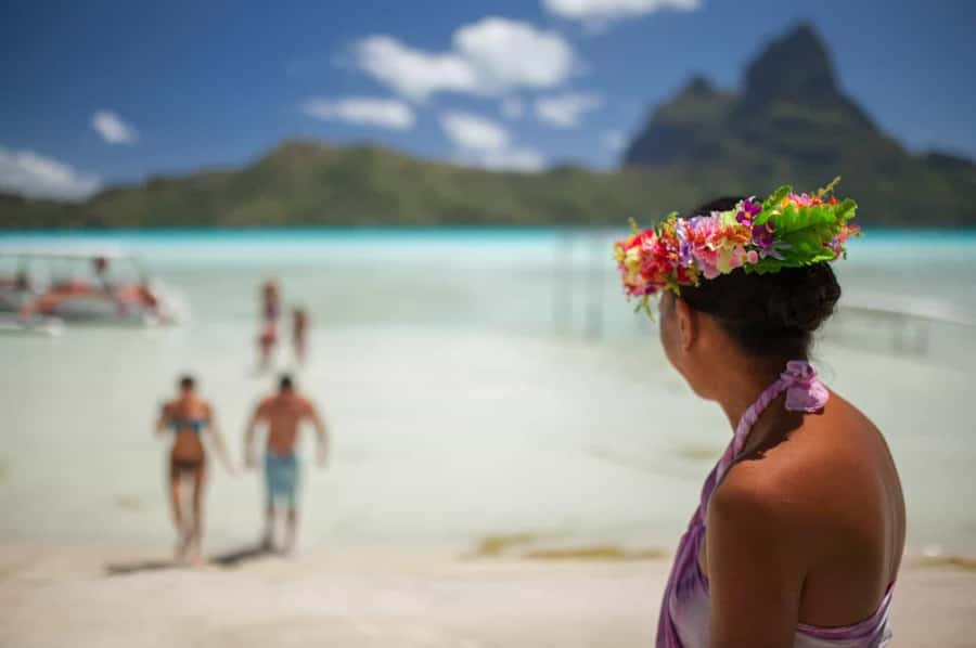 Bora Bora Luxury Tour and Beach Picnic - The guide can shape the whole day
