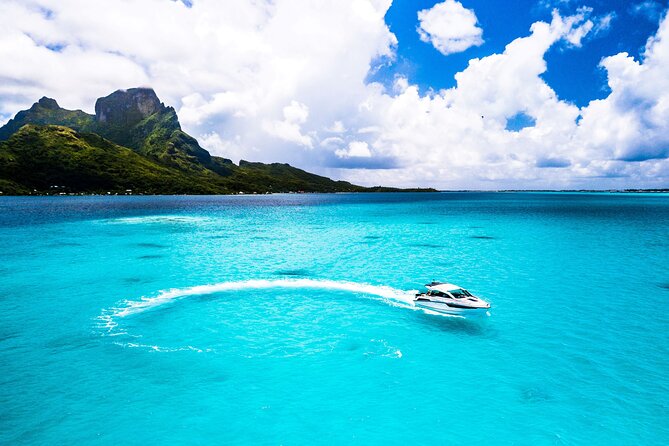 Bora Bora Private Arrival Airport to Hotels Boat Transfer - Who should book this arrival transfer?