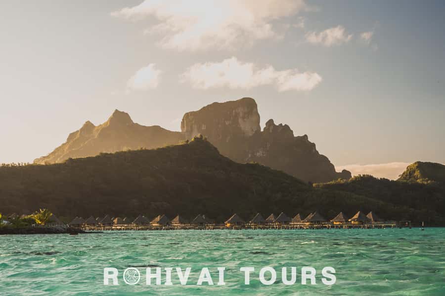 Bora Bora: Private Sunset cruise on the lagoon - Setting out across the lagoon
