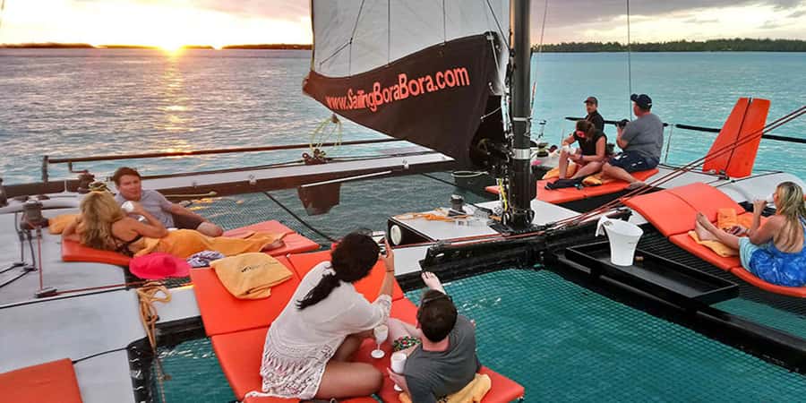 Bora Bora: Sunset Catamaran Cruise with Snacks and Drinks - Five details that shape the experience