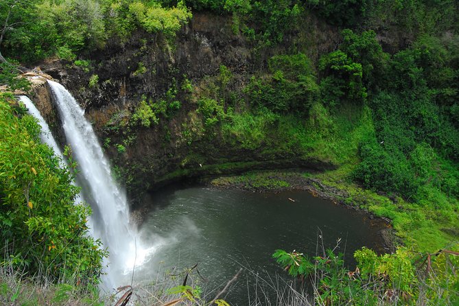 Crossing Over Tahiti Island Safari 4x4 - Entering the Papenoo Valley and the main crater