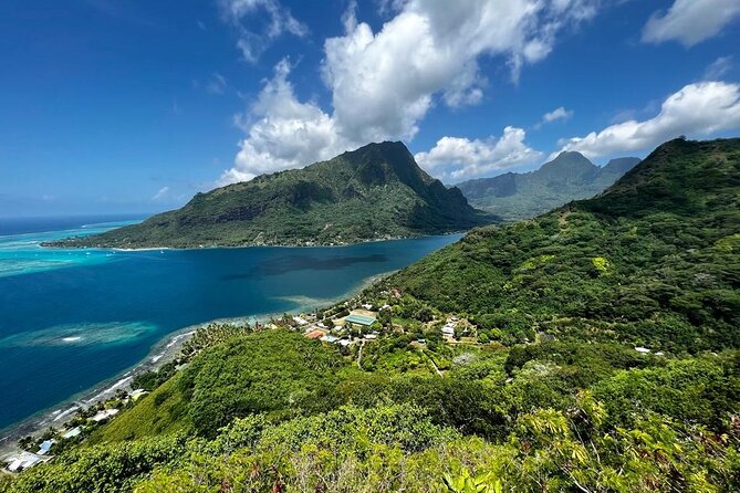 Discovering Moorea from Tahiti in 4x4 with the Ferry Terevau - Magic Mountain: a 207-meter view over Moorea