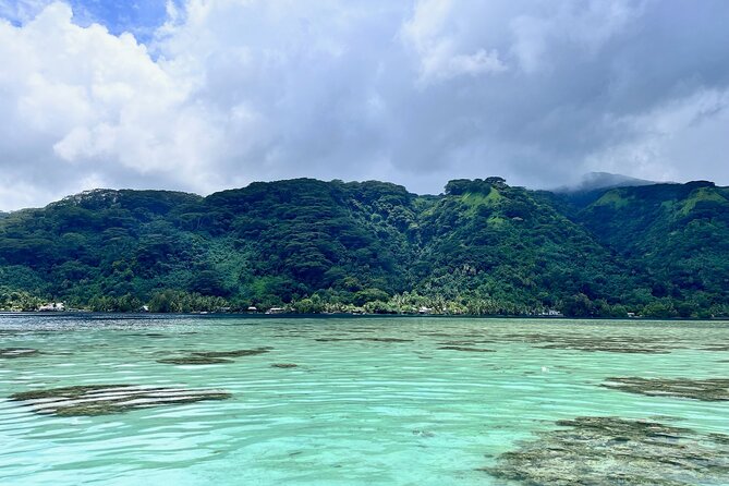 Excursion to discover the authentic Tahiti Peninsula 4:00 - Snacks, drinks, and Polynesian atmosphere