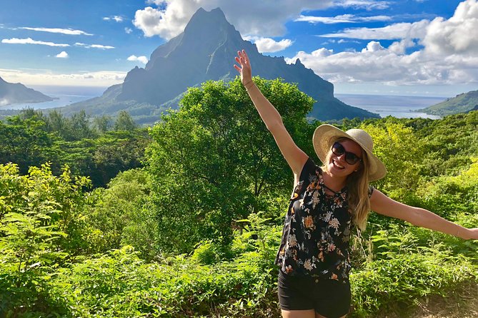 Franckyfranck Tours Moorea - Half day Tours - Manutea Tahiti is the tasting stop to watch
