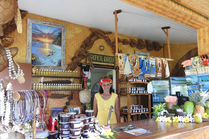 Franckyfranck tours Moorea - Tours privés // Private half day tours - Moorea Tropical Garden: vanilla, flowers, and handmade jam