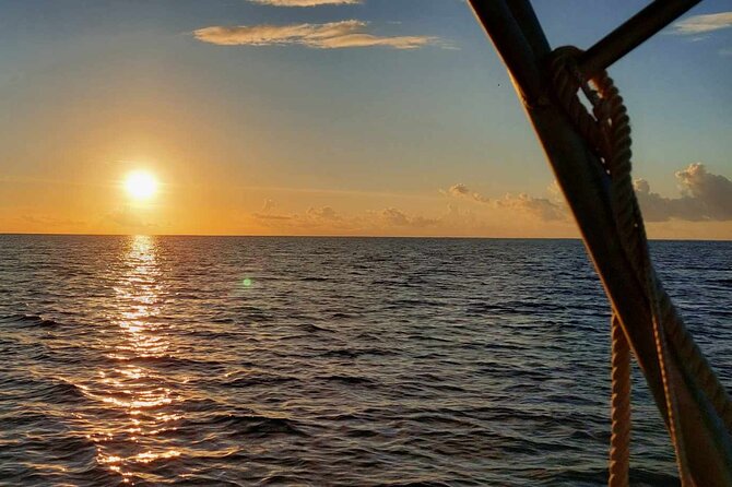 Guided sunset cruise on Raiatea Lagoon - Why a Raiatea sunset cruise works so well