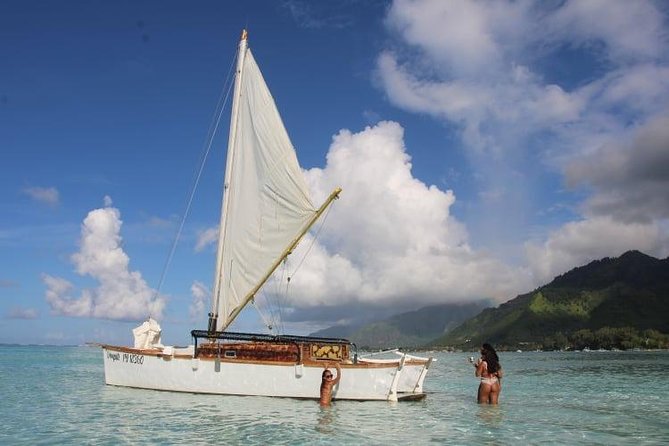 Introduction to sailing and discovering the lagoon - Sailing through places tied to Polynesian tradition