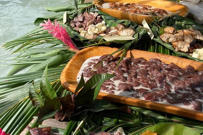 Lagoon Snorkeling Tour with Tahitian Oven Lunch in Bora Bora - The guide’s role is central