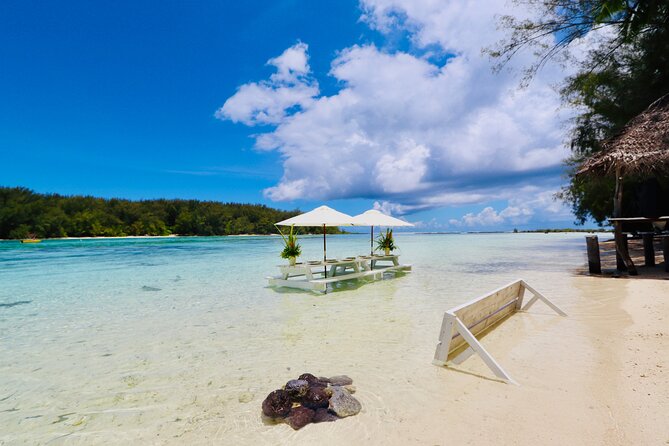 Lagoon Tour + lunch with your feet in the water on a Motu - Guides, stories, and the human side of the day