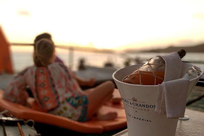 LUXURY Catamaran Bora Bora : The Sunset Escape - Group size and the feel of the evening