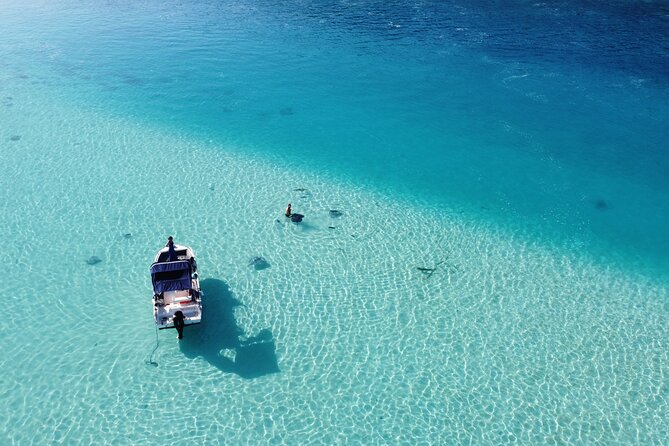 Mo'orea Half Day Private Tour with Snorkeling and Cruising the Lagoon - Fruit, drinks, and the ride back