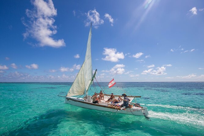 Moorea Discovery Half-day Sailing - Meeting your captain and getting on the water