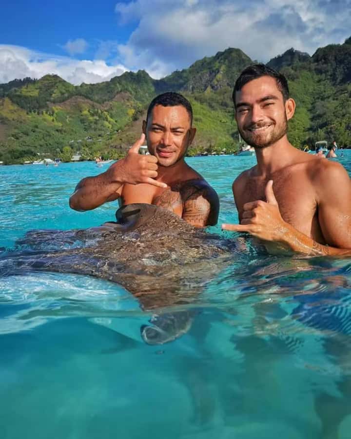 Moorea: Glass Bottom Boat Adventure with Lagoon Wonders - Why this Moorea boat trip feels different