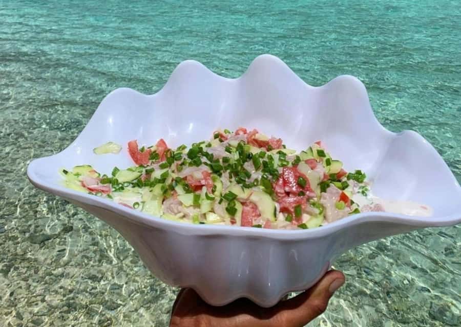 Moorea: Lagoon and Reef Snorkeling Tour with Drinks - How the crew shapes the experience