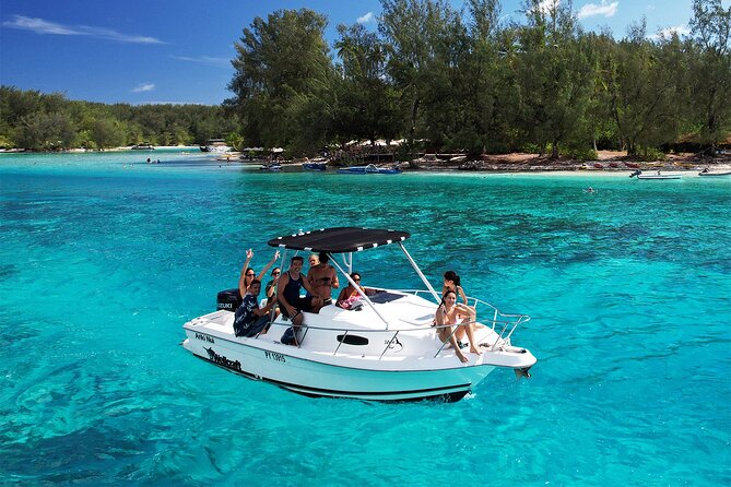 Moorea: Private 4-Hour High-End Boat Excursion - Open water, the southern passes, and surf spots