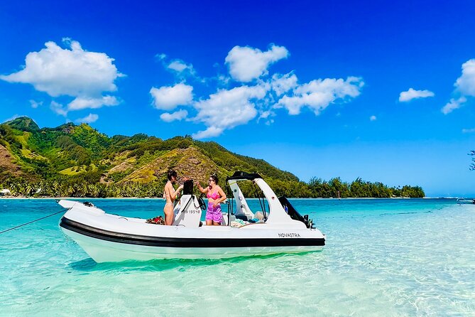 Moorea: Private 4-Hour High-End Boat Excursion - From the cruise quay to Cook’s Bay and Opunohu Bay