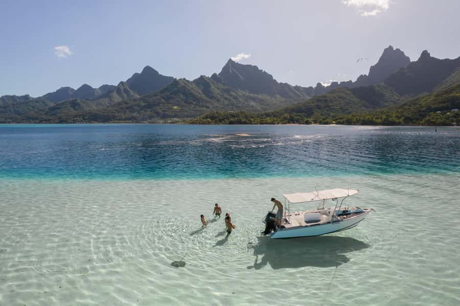 Moorea: Small Group Snorkeling Tour with local guide - Key points at a glance