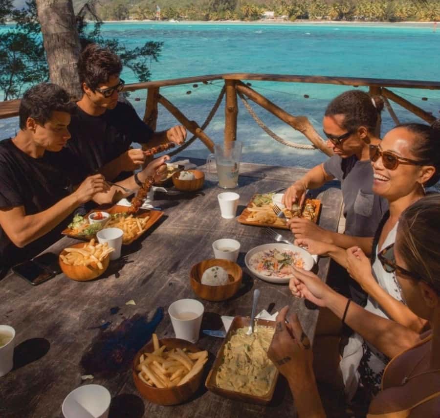 Moorea: Small Group Snorkeling Tour with local guide - Turtle snorkeling in crystal-clear water