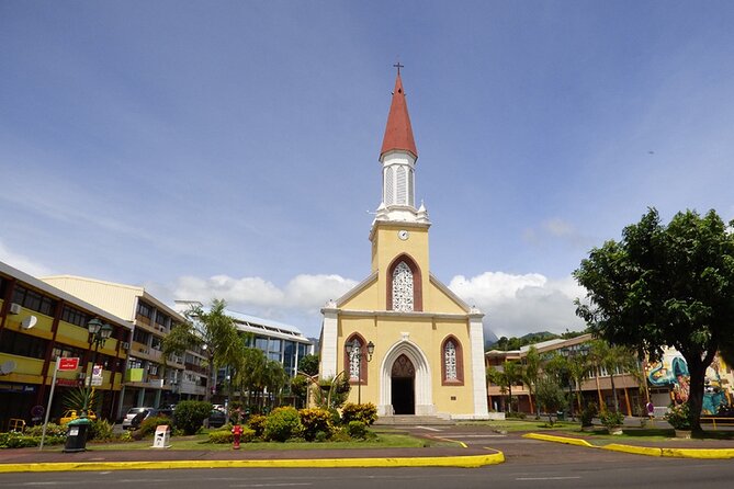 Papeete and Tahiti Historical and Cultural Tour - Choosing the east coast route toward Mahina
