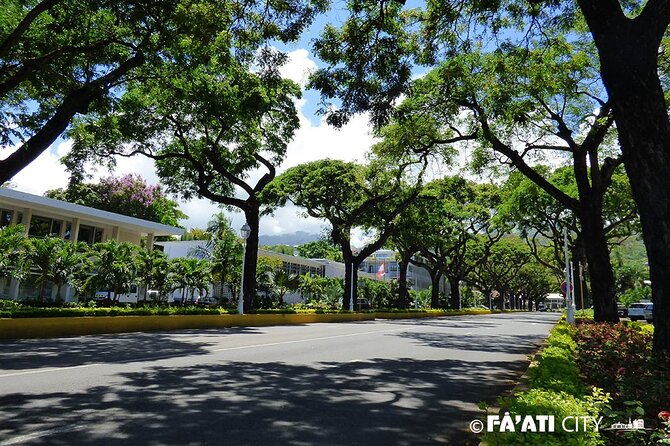 Papeete Walking Tour - Tahiti - Stop one: 30 minutes inside the Municipal Market