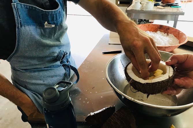 Polynesian culinary experience - Lunch Turns the Lesson into a Shared Meal