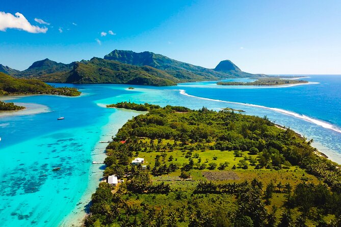 Private 30-minute flight downwind of Huahine - Who will enjoy this flight most?