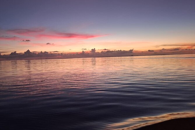 Private and Local Sunset Cruise in Tahiti - A quiet cruise across the Tahiti lagoon