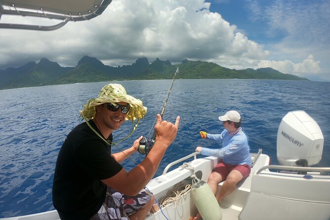 Private Big Game Fishing Day - Returning to the lagoon for food and wildlife