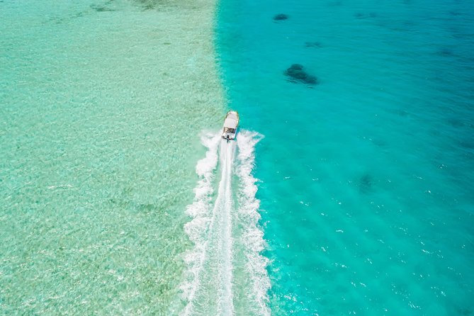 Private Boat Rental on Cap Camarat 17ft - Why a private boat changes the Bora Bora experience