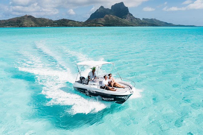 Private Boat Rental on Cap Camarat 17ft - The first minutes: pickup and settling aboard