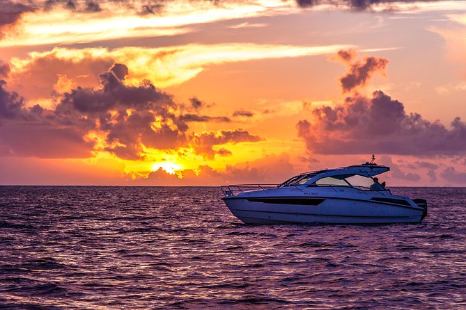 Private Bora Bora Sunset Cruise - A boat made for sunset viewing