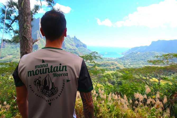 Private Day Trip Hike and Boat in Moorea - Morning hike along the ancestor trail