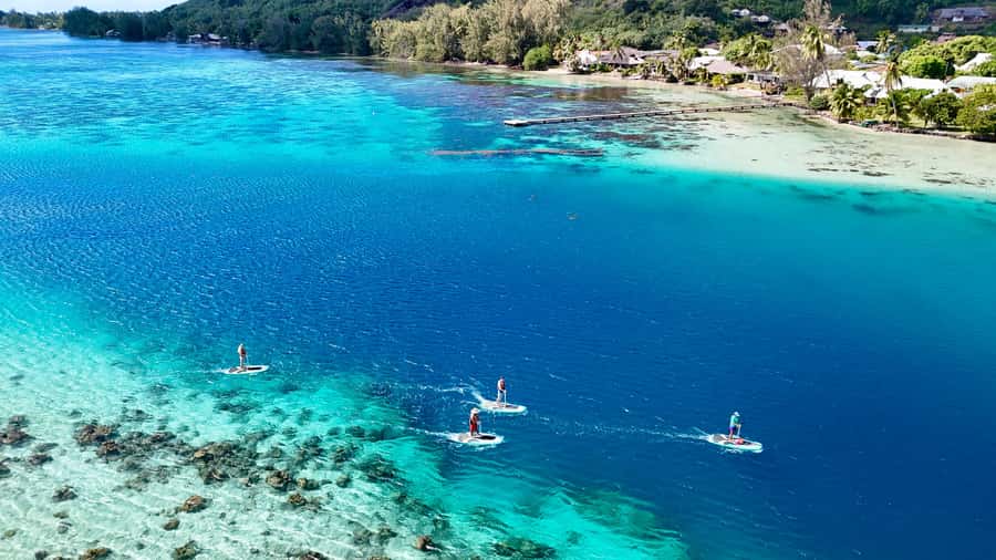Private E-Board Tour of Moorea Lagoon - Crossing Moorea Lagoon at a gentle pace