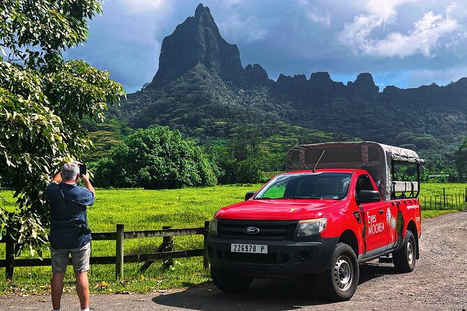 Private excursion to Moorea, photo tour & immersive discovery - Starting in Moorea with a private guide