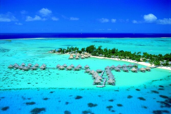 Private flight, in a light plane over the Polynesian motus from Raiatea - Why an aerial view changes Raiatea