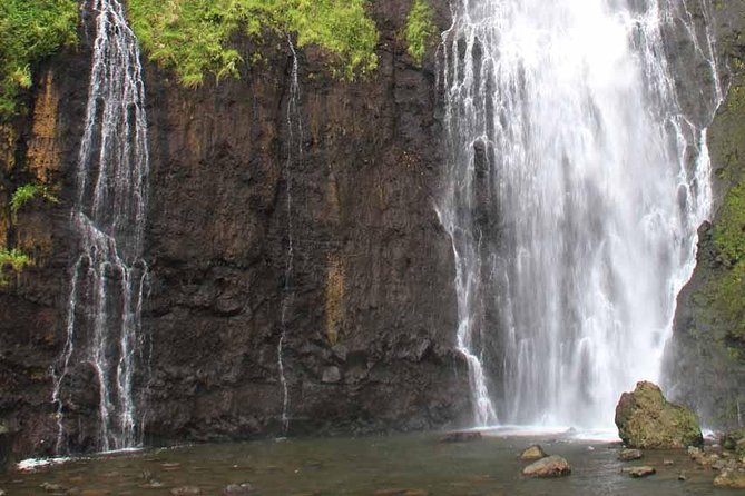 Private Island Tour ( 5 HOURS) - Taharuu Beach: Tahiti’s black-sand coast