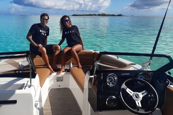Private lagoon tour (rays, sharks, turtles) by boat in Moorea - Turtles, whales, and the value of a marine biologist guide